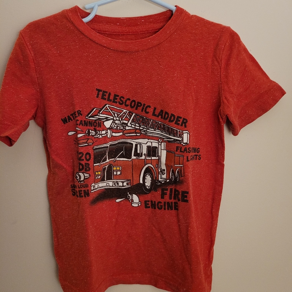 Boys red fire truck 3T t-shirt